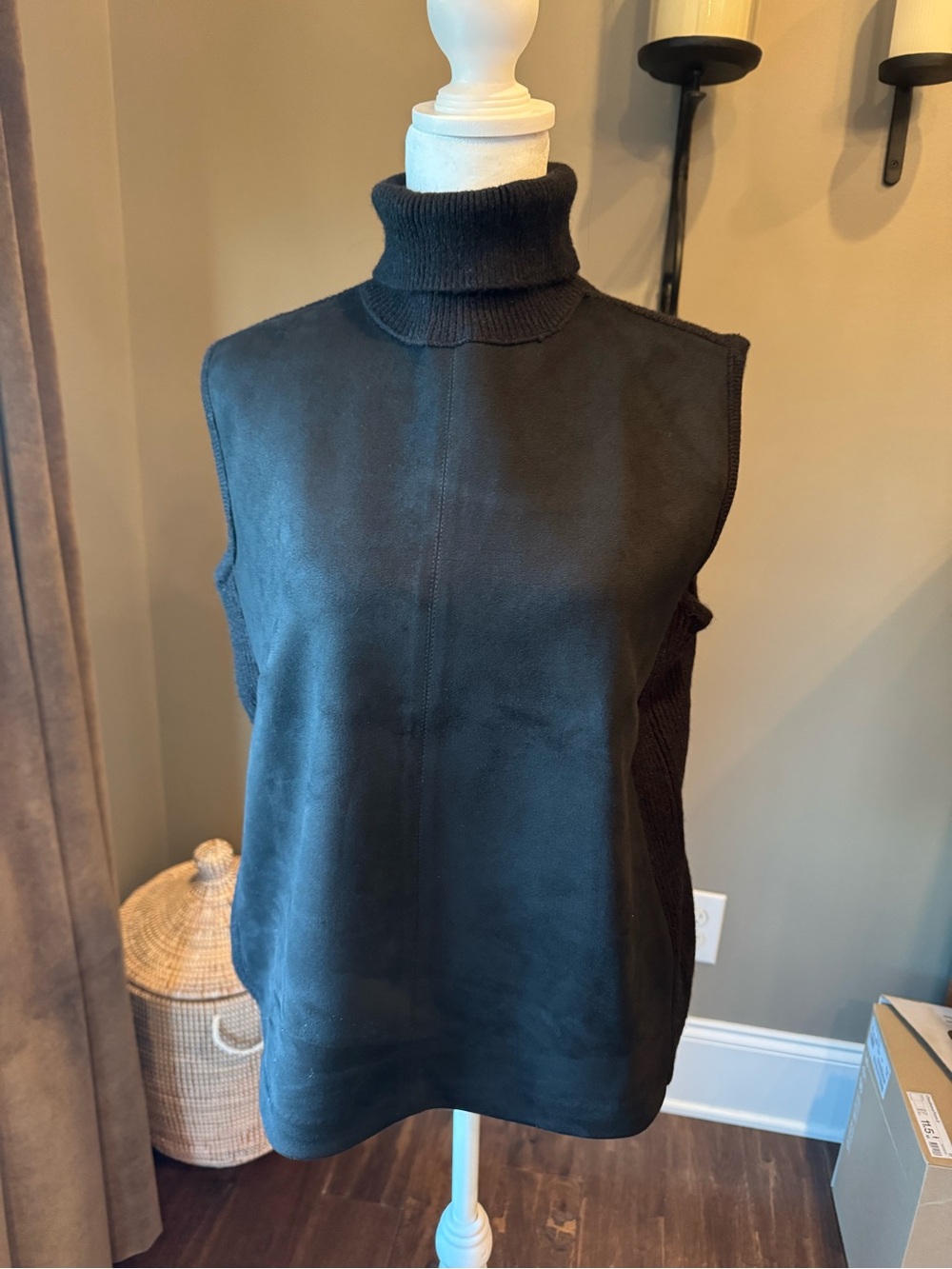 Ann Taylor Black Faux Suede Knit Turtleneck Sleeveless Top Vest M